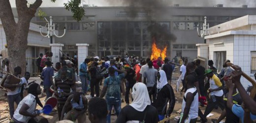 Burkina Faso: le peuple fait plier Blaise Compaoré