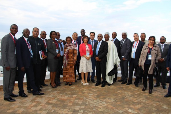 Photo de famille 14e Comité Exécutif CGLU Afrique
