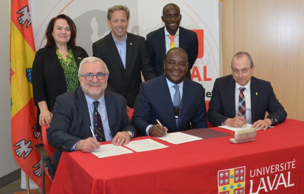 signature-accord-cadre-mai-2015