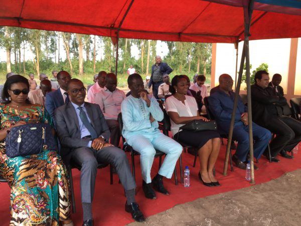 (de gauche à droite) Serges N’Guessan, représentant résidant de la BAD au Togo, Ouro-Koura Agadazi, Cina Lawson et responsables des sociétés de téléphonie