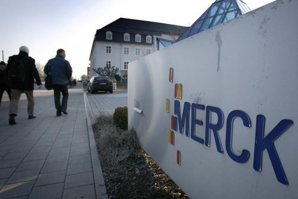 2013-11-14t070349z_1_apae9ad0jmg00_rtroptp_3_ofrbs-allemagne-merck-resultats-20131114_original