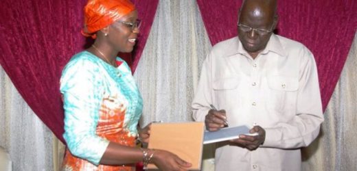 Burkina Faso: un lot de 130 tablettes numériques offertes aux députés créent des tensions