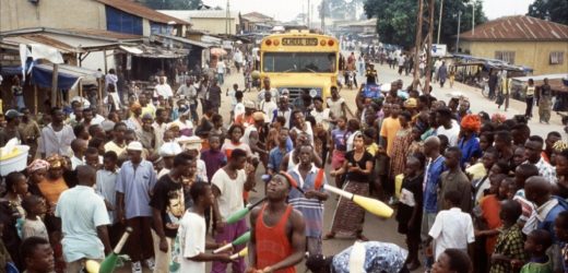 Les Bourses africaines invitées à capter l’épargne populaire (Finafrique Research)