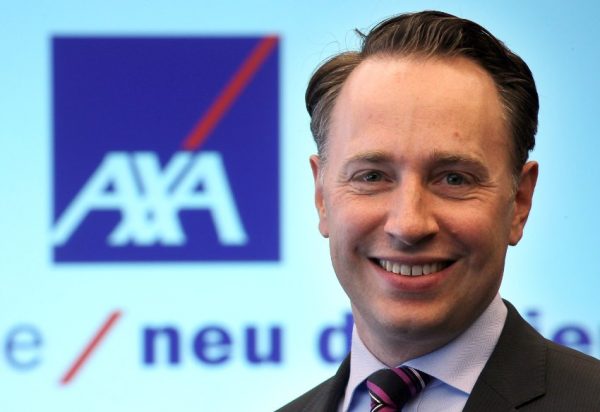 Der Vorstandsvorsitzende des Axa-Versicherungskonzerns, Thomas Buberl, kommt am Montag (04.06.2012) in Köln zur Bilanzpressekonferenz. Der Versicherungskonzerns Axa hat seine Bilanzzahlen für das Jahr 2011 vorgelegt. Foto: Oliver Berg dpa/lnw +++(c) dpa - Bildfunk+++