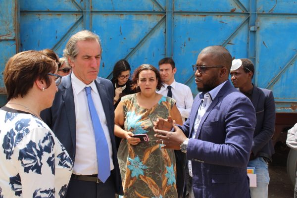 De gauche à droite, Martine Pinville, Ministre Française du commerce, Christophe Bigot, Ambassadeur de France au Sénégal et Macoumba Diagne, Directeur Général de PROPLAST