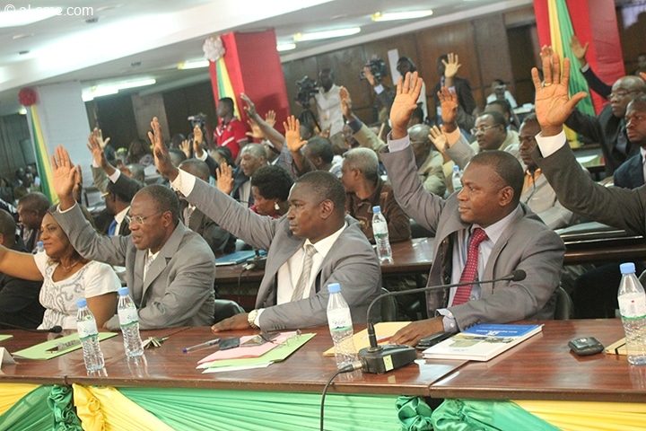 Togo : le Parlement vote un budget en baisse de 6,4% par rapport à 2017