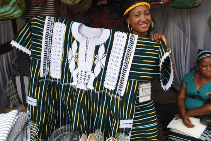 Burkina Faso : le gouvernement impose le Faso Dan Fani (FDF) comme « tenue officielle »