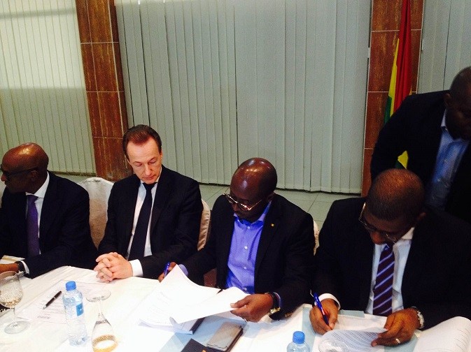 Guinée : la SBG va investir 1 milliard 400 millions de dollars pour bâtir une raffinerie d’alumine et développer une mine de bauxite