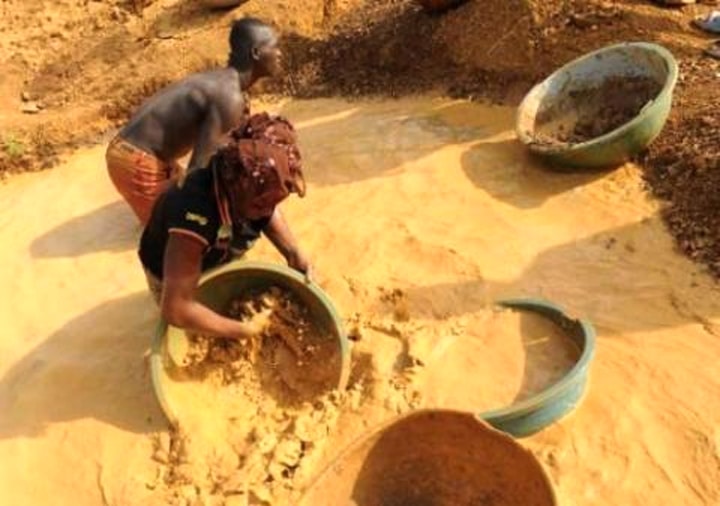 Gabon : Le gouvernement envisage de prendre le contrôle de l’exploitation de l’or