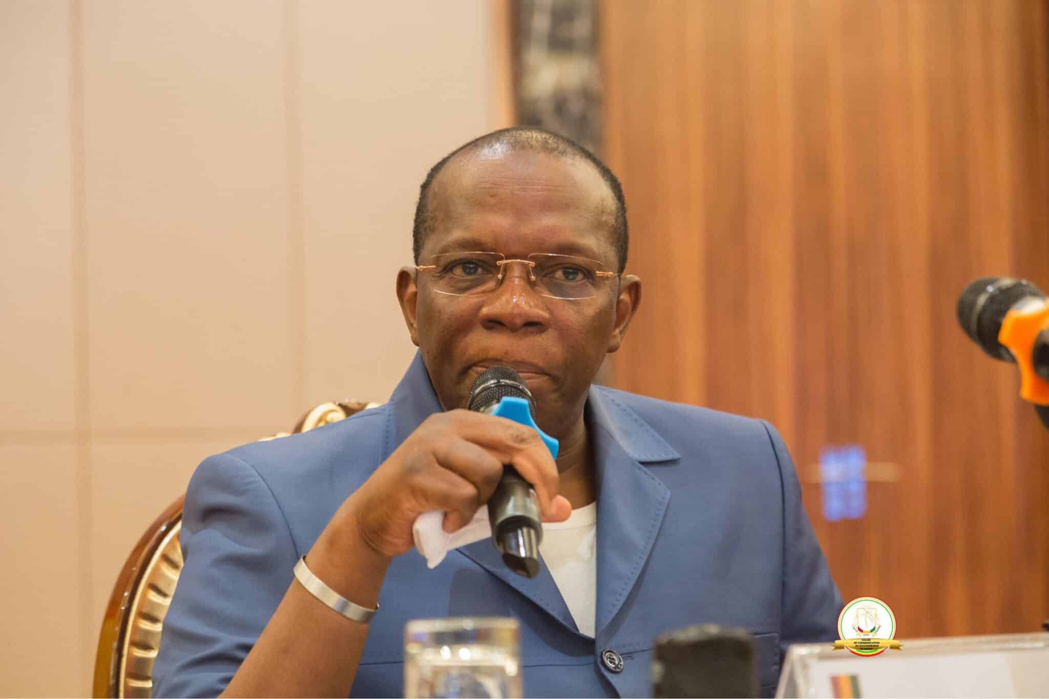 Guinée : le Premier ministre réfute les révélations du gap des 21 millions de dollars du compte devise de la BCRG, l’opposition s’en mêle