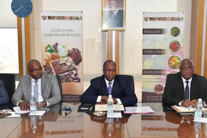 Cacao: le premier producteur rencontre le premier broyeur mondial