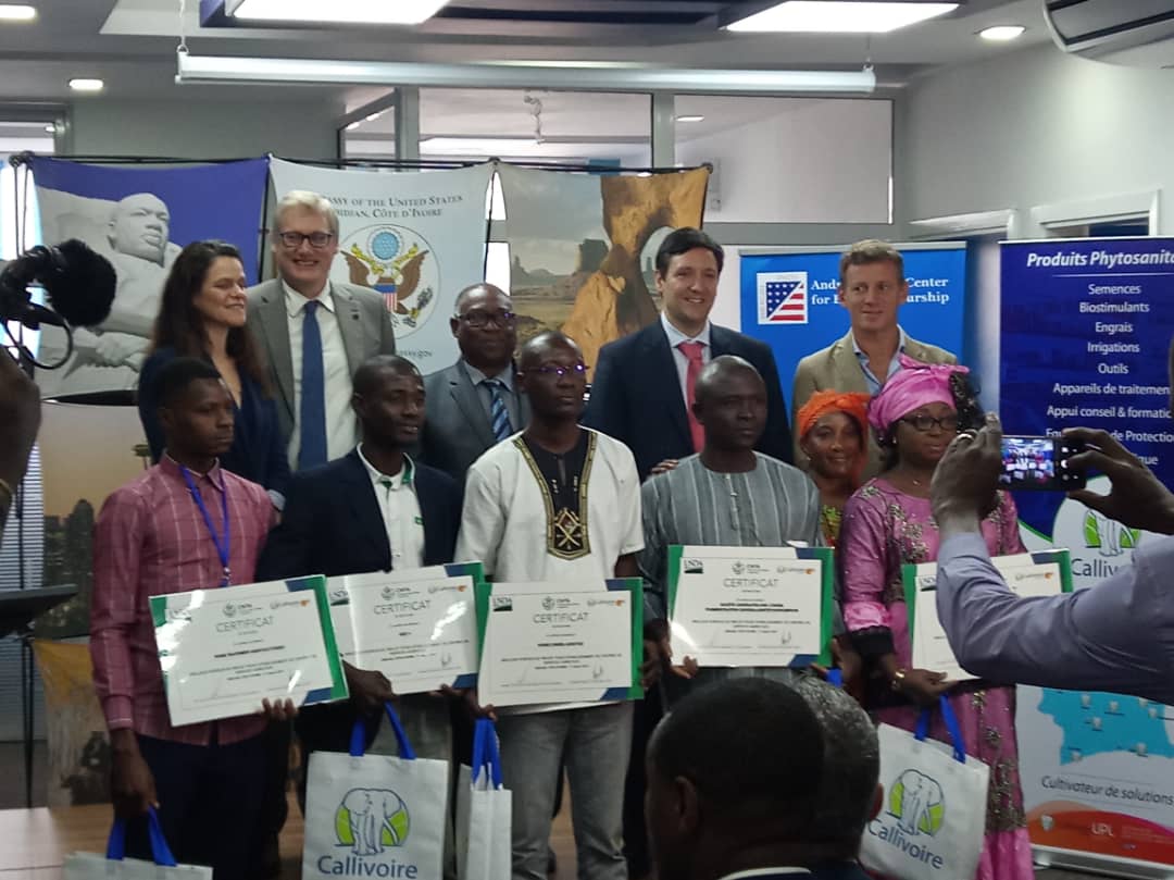 Côte d’Ivoire: CFNA et Callivoire octroient 75.000.000 FCFA à 5 producteurs de Cacao