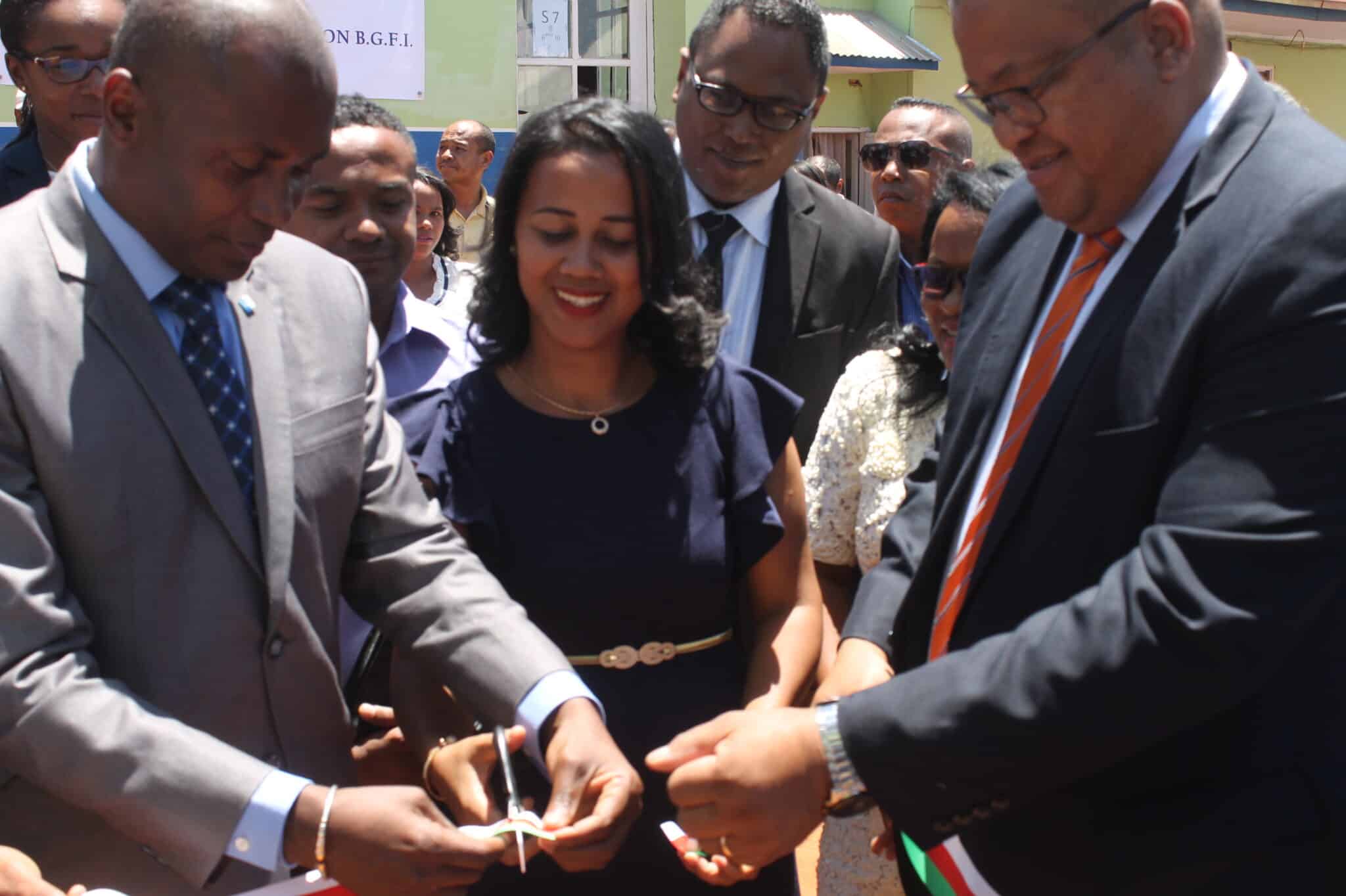 La Fondation BGFIBank finance la réhabilitation et l’équipement de l’Ecole primaire publique et du Collège d’enseignement général Soamanandrariny à Antananarive