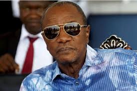 Guinée Conakry: Alpha Condé joue au chat et à la souris avec ses homologues de la Cedeao