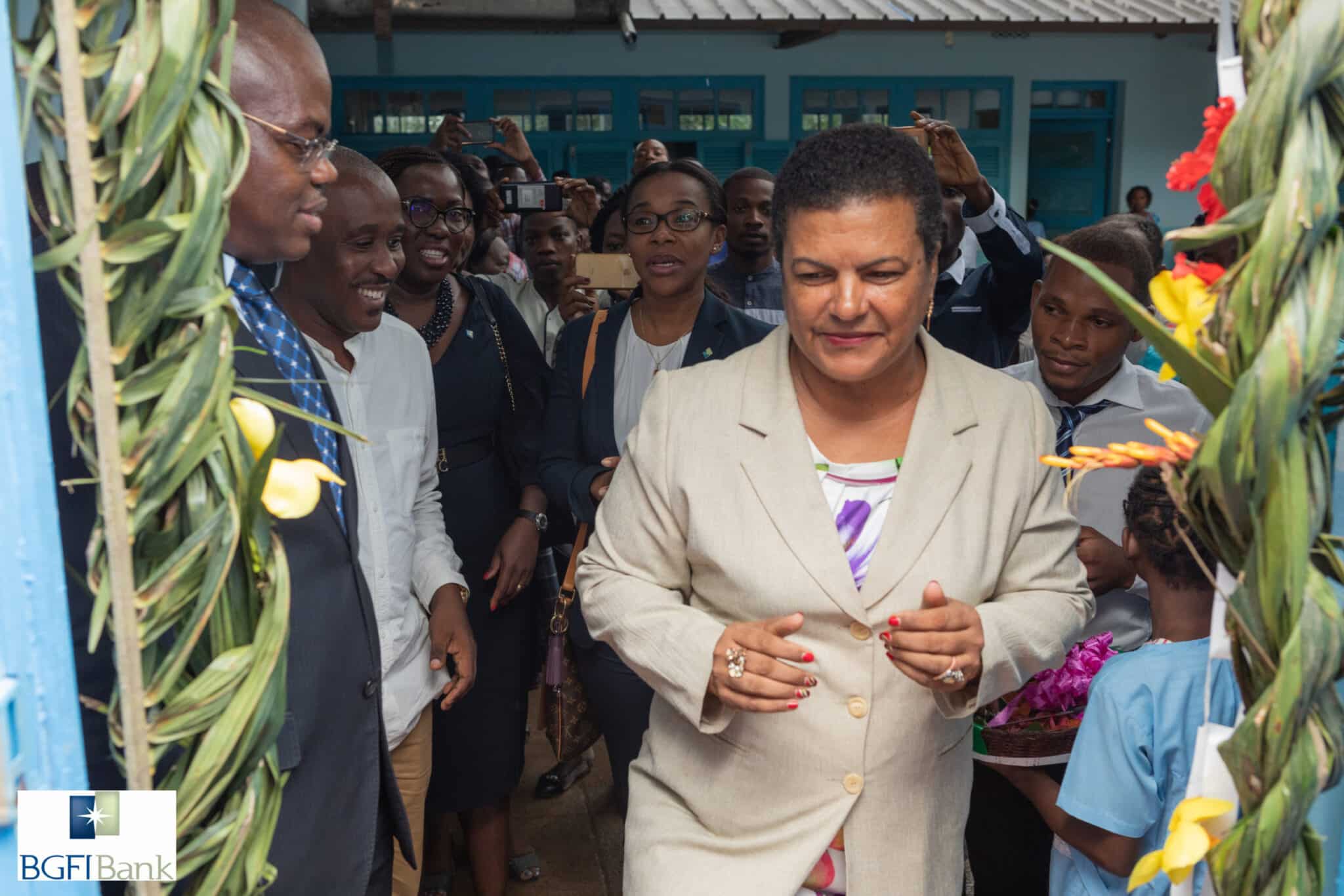 La Fondation BGFIBank offre deux salles de classe équipées aux élèves de l’Ecole primaire d’Ototò, à São Tomé et Principe