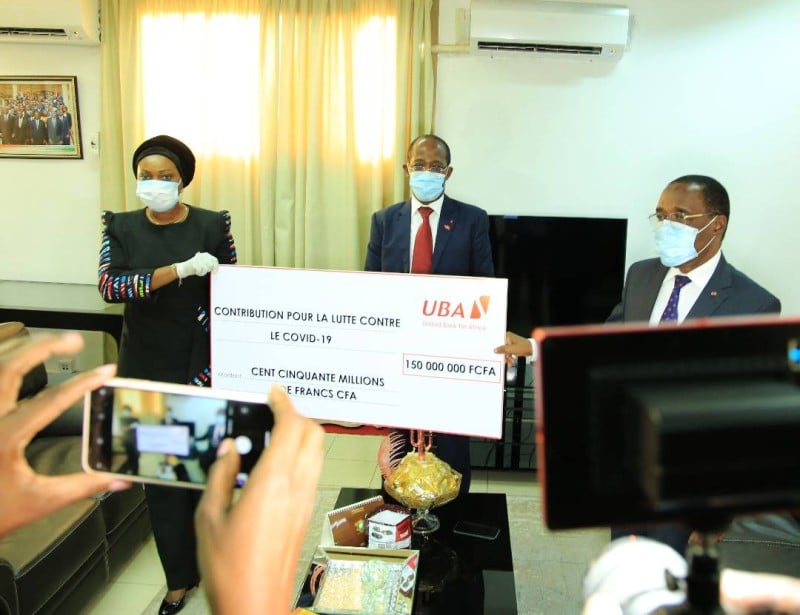 COVID-19 : UBA Côte d’Ivoire remet  un chèque de 150 millions Fcfa