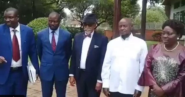 Ouganda: ce  docteur américain qui promet à Museveni un désinfectant contre le coronavirus