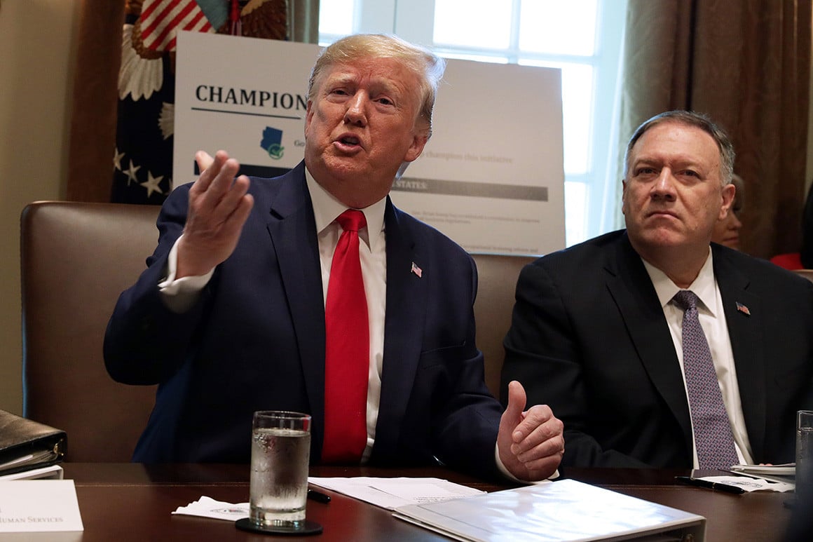 Covid-19: l&rsquo;administration Trump agite la thèse d&rsquo;un virus qui aurait fuité d&rsquo;un laboratoire chinois