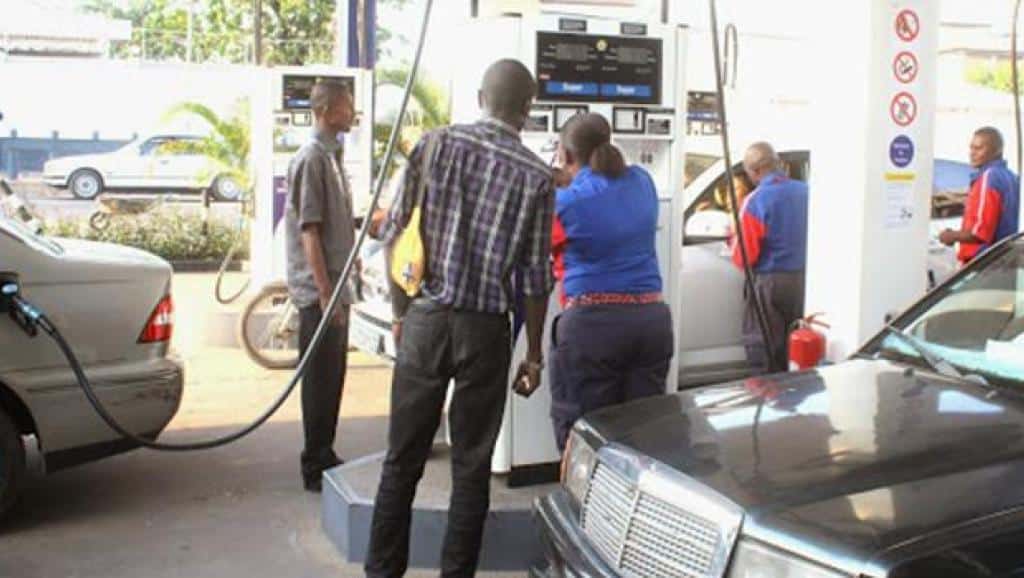 RDC : réduction de  20% des prix du carburant à la pompe