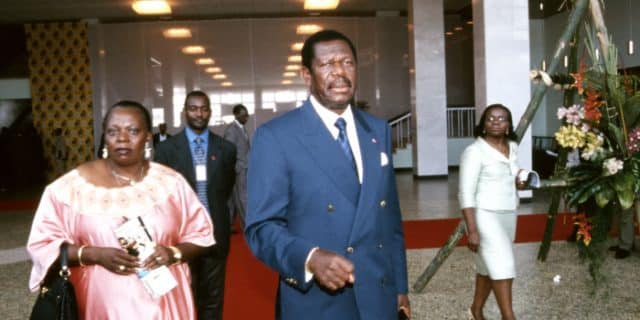 En Afrique, l&rsquo;histoire du  premier milliardaire à se faire enterrer avec son smartphone