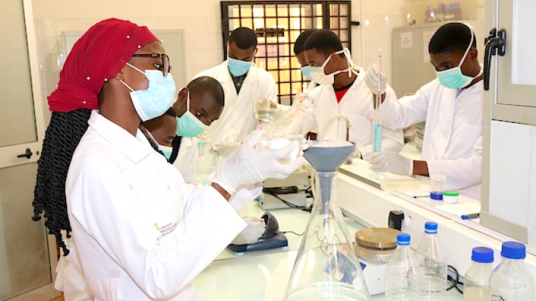 COVID-19 : après le Madagascar, le Togo annonce sa potion magique pour lutter contre la maladie