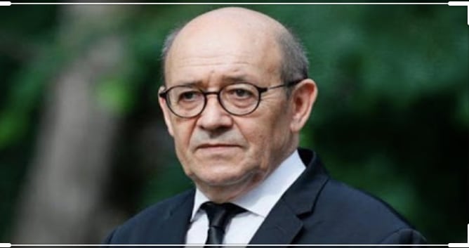 Jean Yves Le Drian en route pour Abidjan