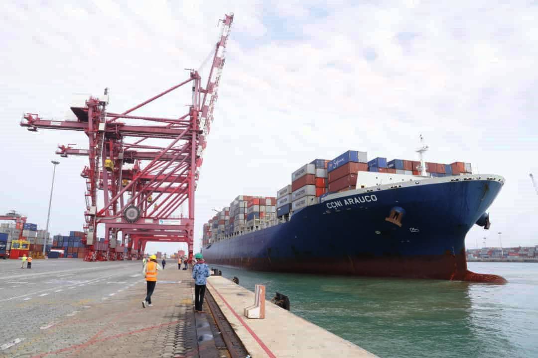 Bénin Terminal accueille pour la 1ère fois un porte-conteneurs de 300 m