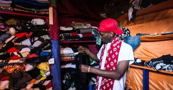 Kenya : les importations de vêtements d’occasion peuvent reprendre