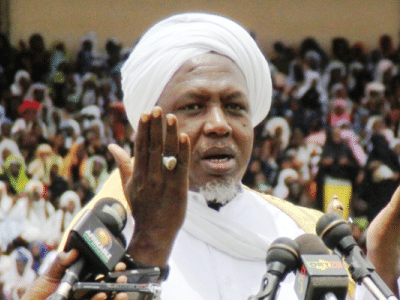 Mali: l&rsquo;imam Mahmoud Dicko prône la paix lors d&rsquo;un grand rassemblement pour fêter la victoire