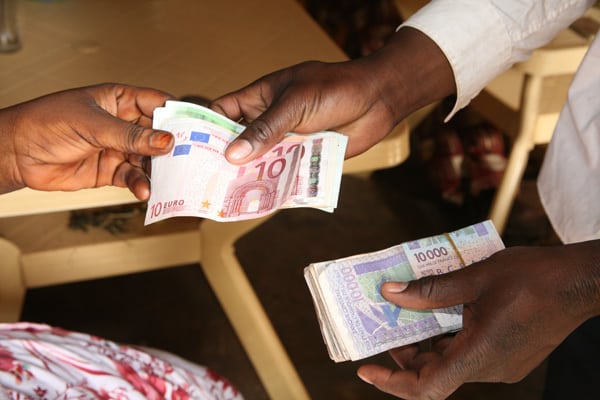 Transferts financiers de la diaspora : des bons chiffres maghrébins en trompe-l’œil ?