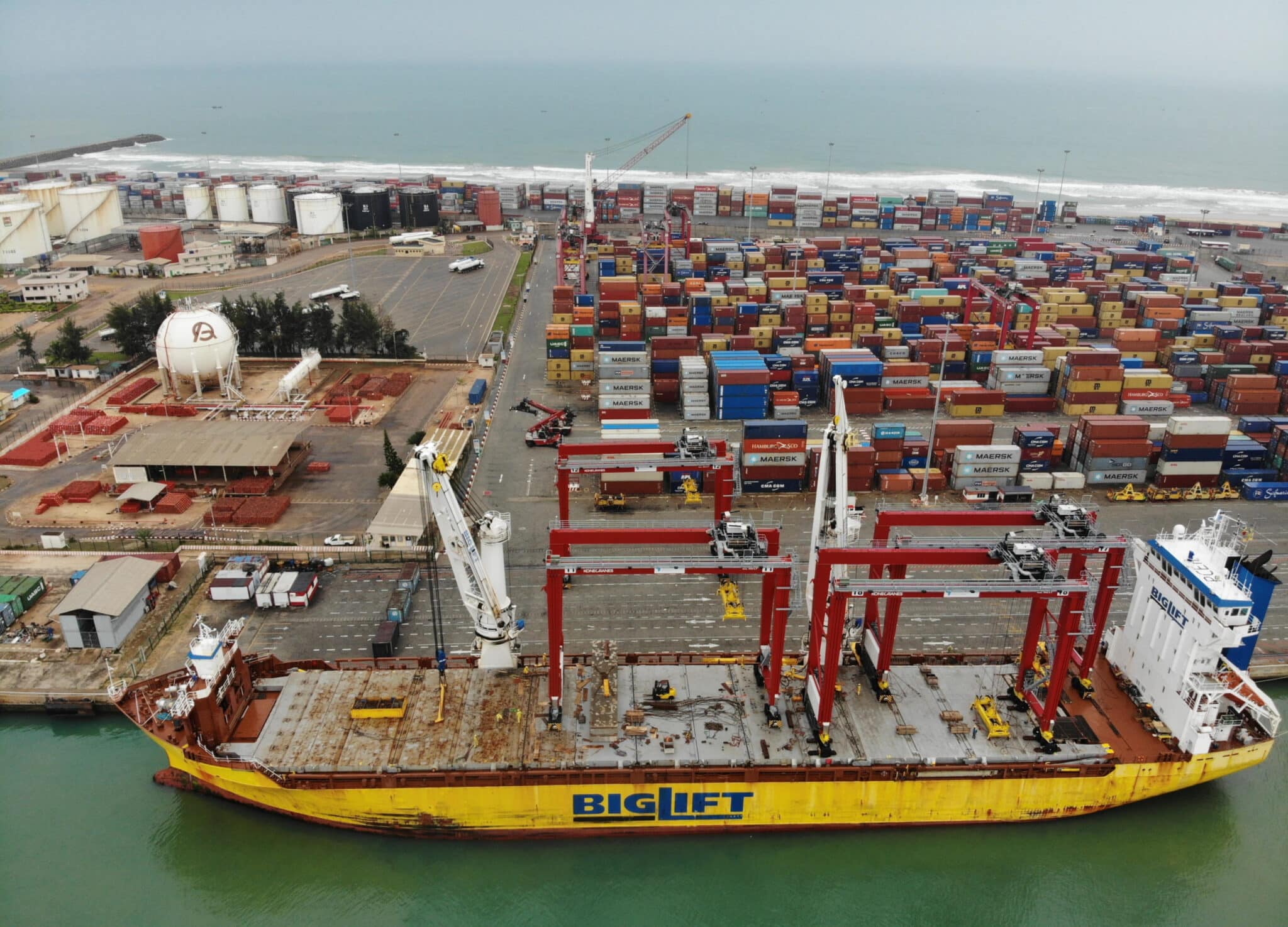 Bénin Terminal réceptionne deux nouveaux portiques de parc