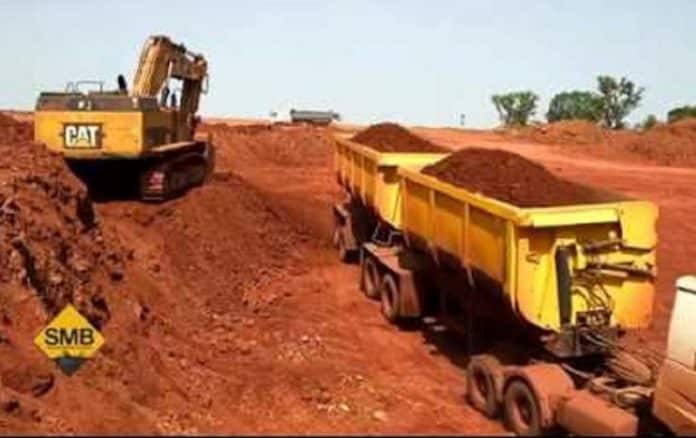 Mines : à qui profite la bauxite guinéenne ?