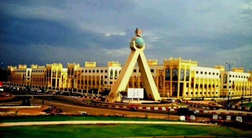 Mali : des attaques coordonnées ravivent les tensions sécuritaires et mobilisent la réponse régionale