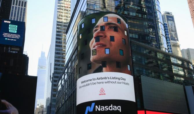 A Wall Street, l’IPO d’Airbnb flambe à 144%