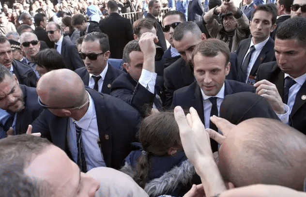 France- Algérie: «ni repentance ni excuses», déclare Macron, droit dans ses bottes