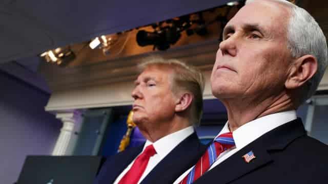 Impeachment : Mike Pence temporise, Nancy Pelosi passe outre