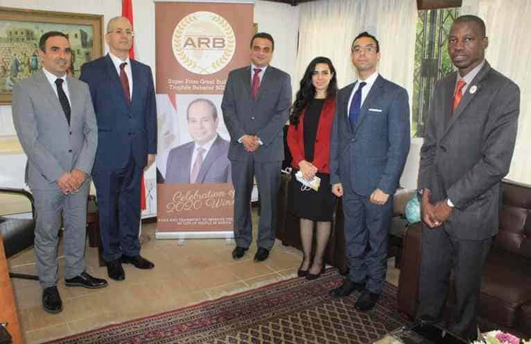 L’Ambassadeur de l’Egypte en Côte d’Ivoire a réceptionné le Trophée Babacar NDIAYE 2020 au nom du Président Abdel Fattah al-SISI