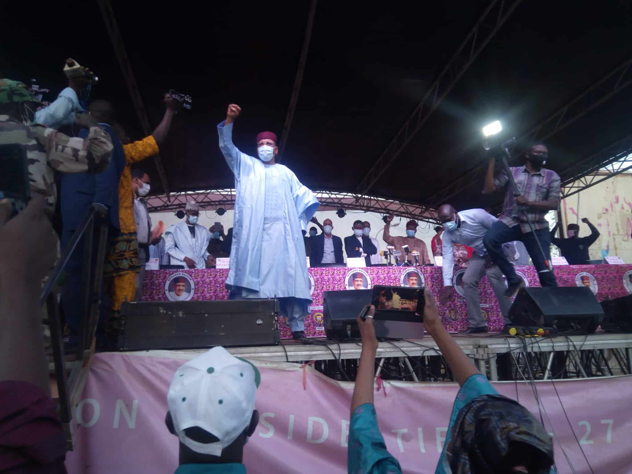 Niger : Proclamé vainqueur, Mohamed Bazoum tend la main à Mahamane Ousmane