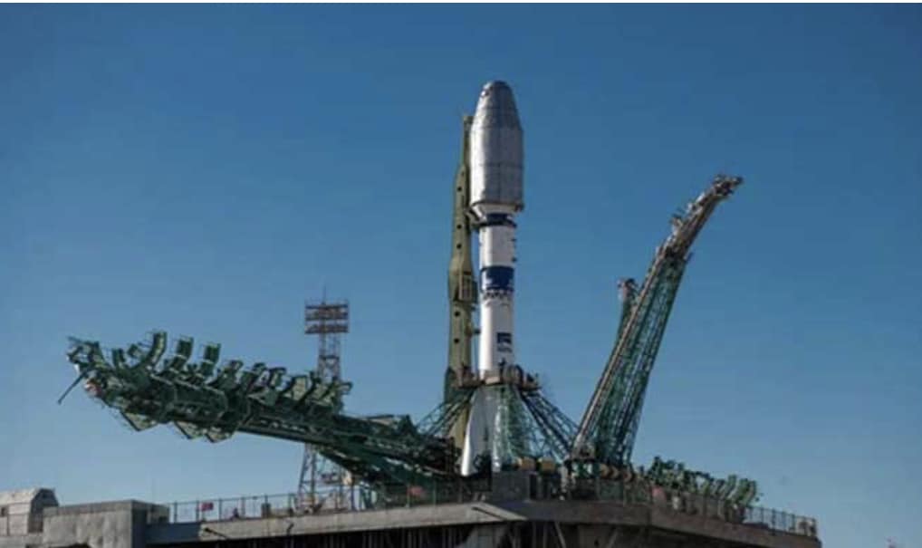La Tunisie  envoie dans l’espace son premier satellite 100 % fait maison