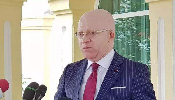 Dossier Euronews vs Ylias Akbaraly : les contradictions du ministre Thierry Moungalla