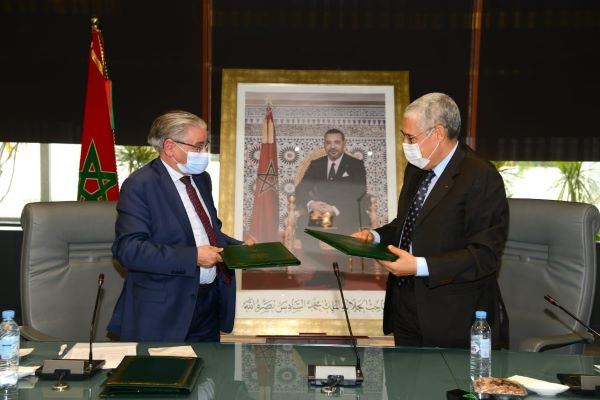 Signature d’une convention de partenariat entre le groupe Attijariwafa bank et Al Amana Microfinance