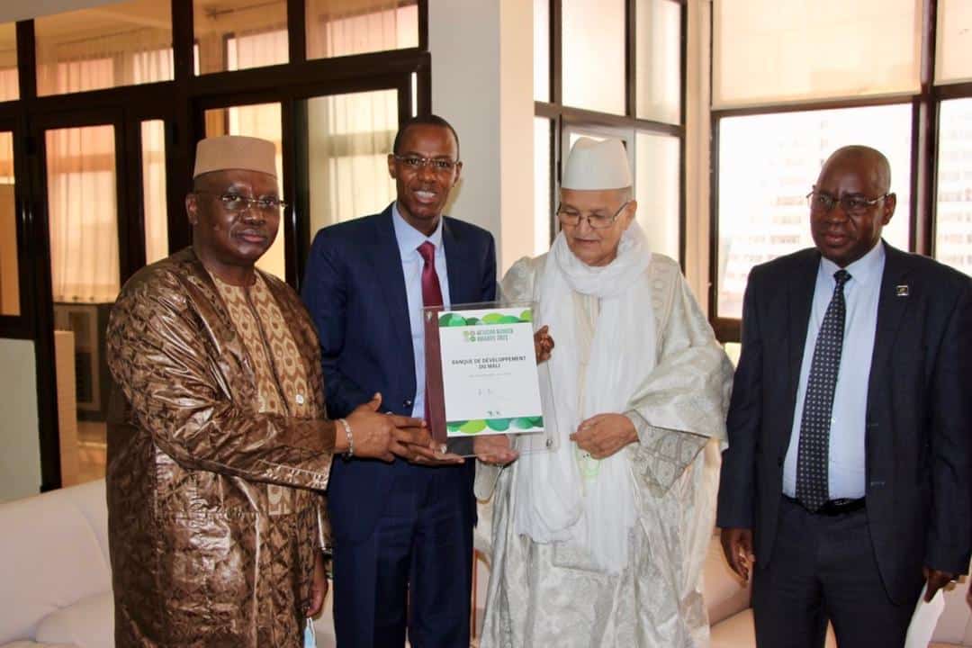 BDM-SA, « meilleure banque régionale en Afrique de l’Ouest 2021 », félicitée par le ministre des Finances du Mali