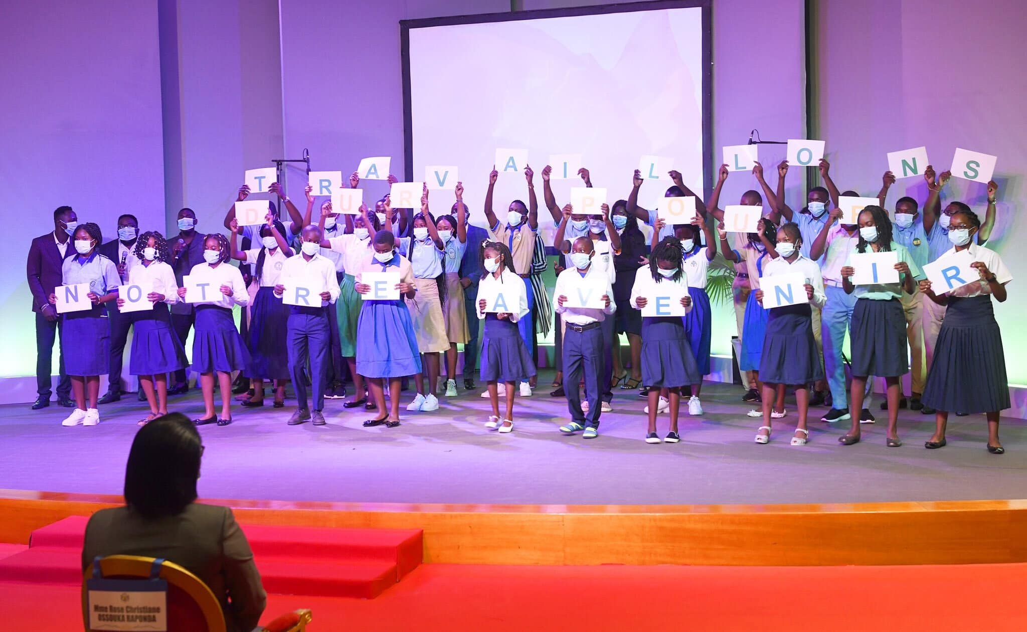Une bourse d’études de médecine octroyée au major du Baccalauréat des séries Scientifiques 2021 au Gabon