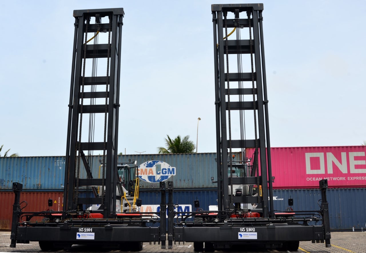 Bénin Terminal renforce ses équipements et se dote de deux nouveaux stackaces