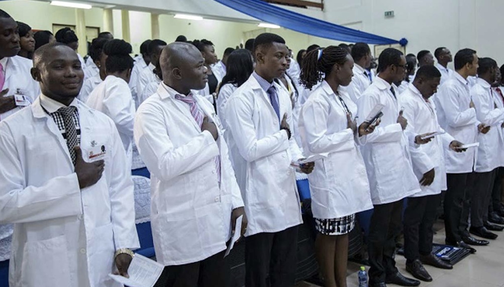 Fuite des cerveaux: 9 000 médecins nigérians choisissent l’Angleterre et le Canada