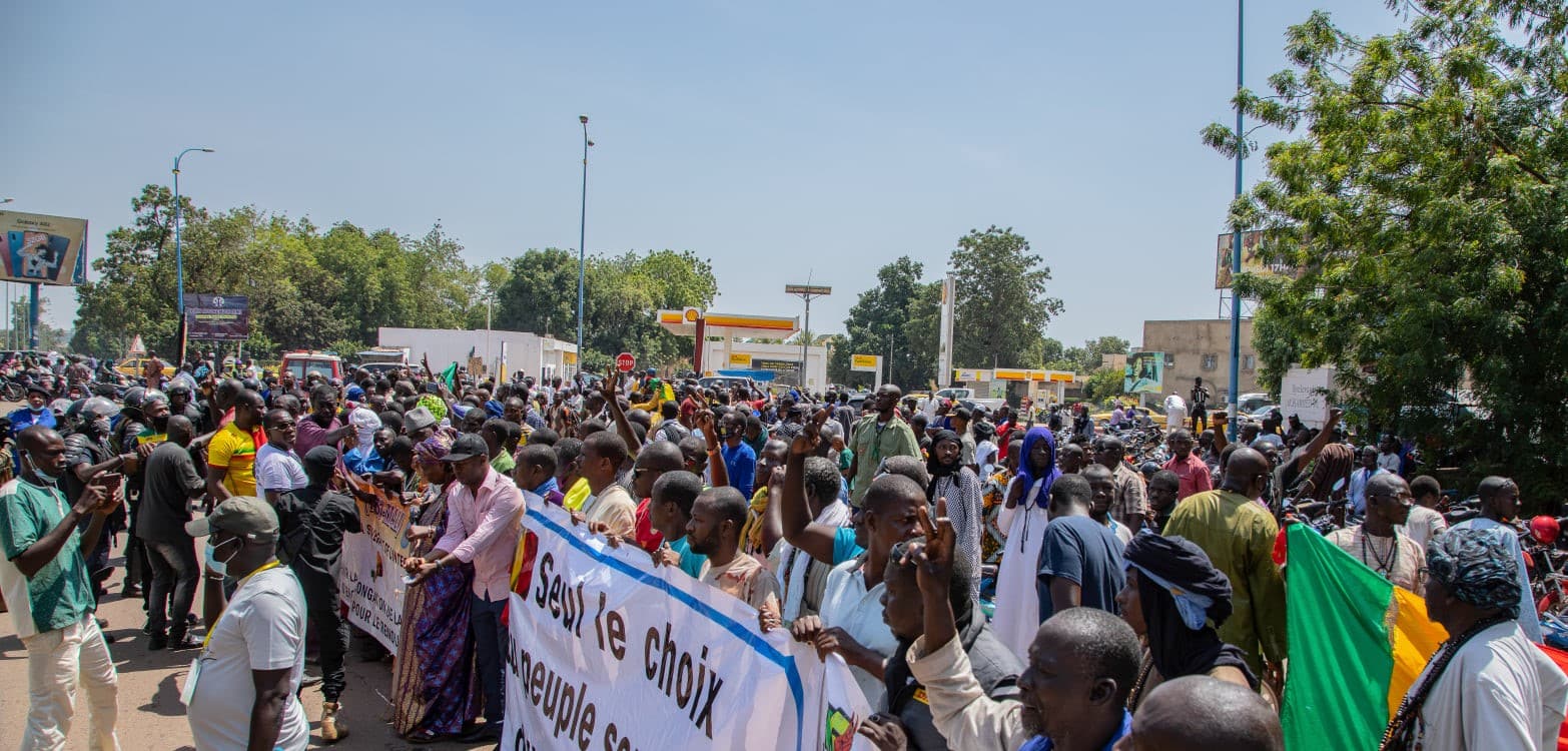 Mali : des manifestants rejettent les recommandations de la CEDEAO