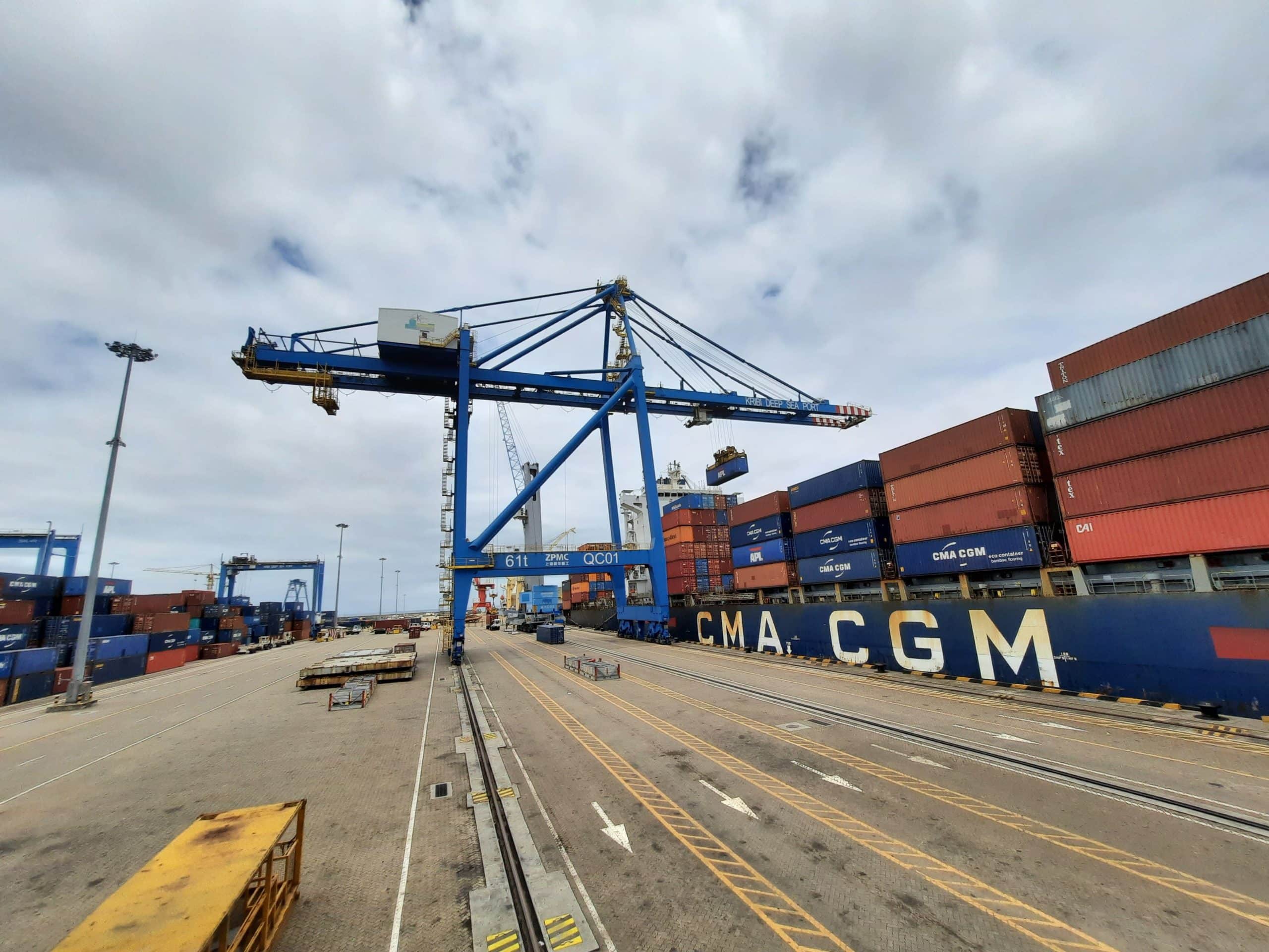 Bollore Transport & Logistics réalise une opération spéciale d’embarquement de 9000 tonnes de coton au Port de Kribi
