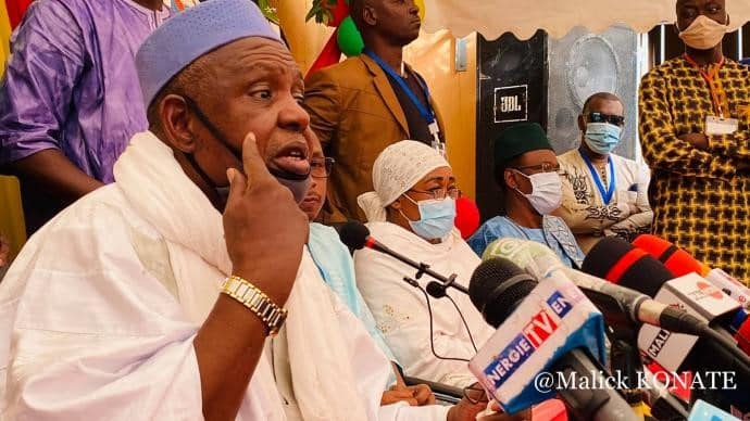 L’imam Dicko plaide l’indulgence de la communauté internationale à l’égard du Mali