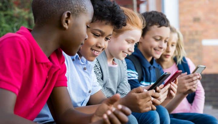 Enquête Kaspersky : Près de 9 enfants marocains sur 10 utilisent quotidiennement un smartphone