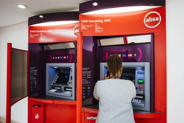 Absa Bank Uganda initie un retrait sans carte sur ses guichets automatiques